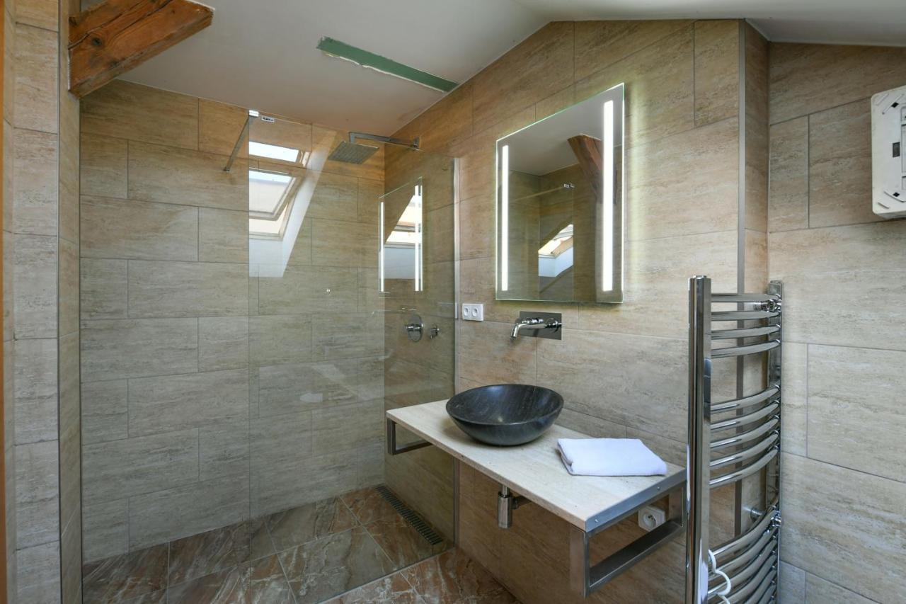 פראג Amazing Charles Bridge Apartment מראה חיצוני תמונה