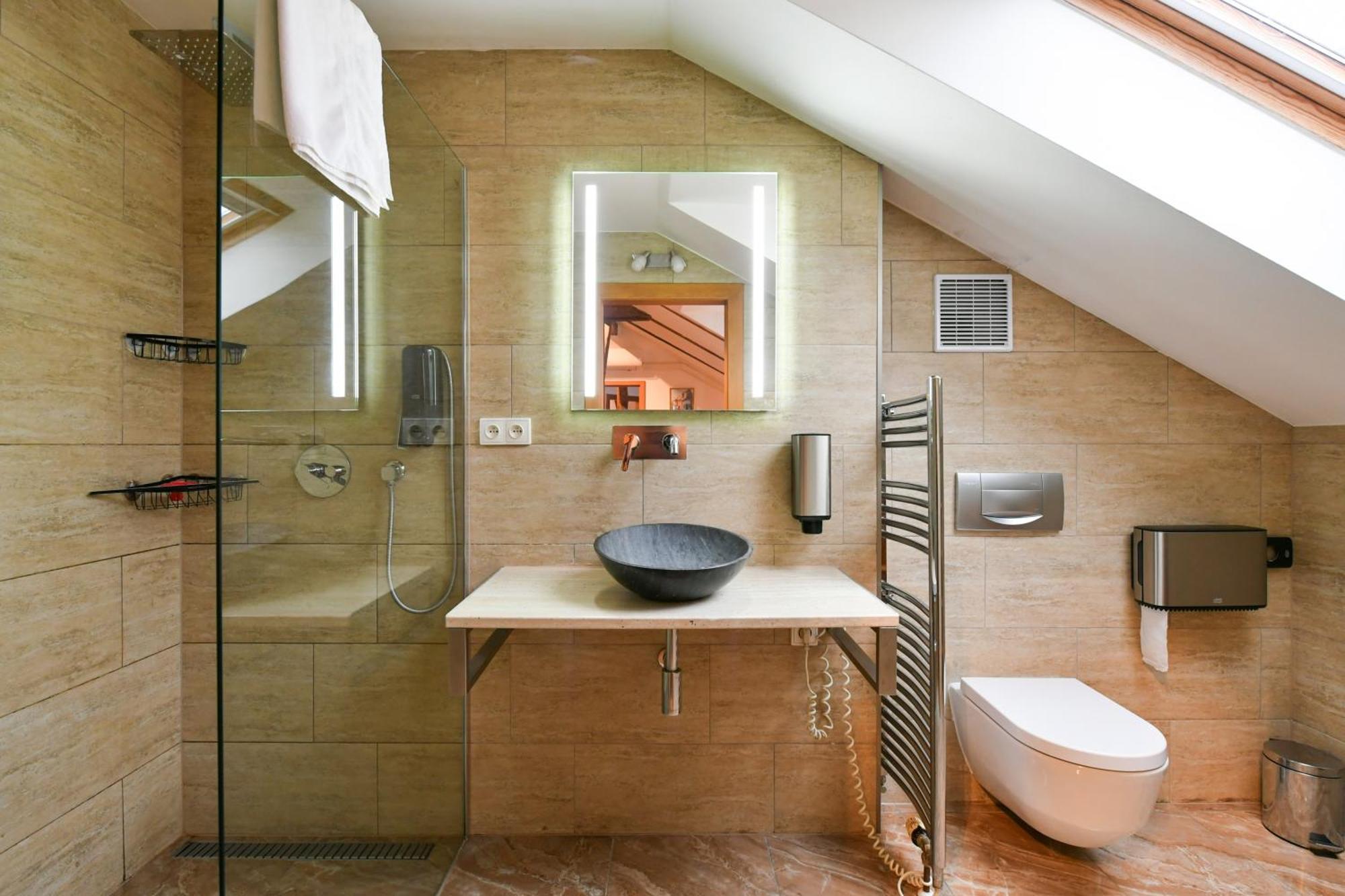 פראג Amazing Charles Bridge Apartment מראה חיצוני תמונה
