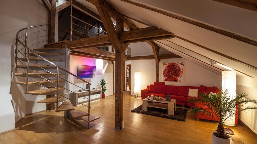 פראג Amazing Charles Bridge Apartment חדר תמונה