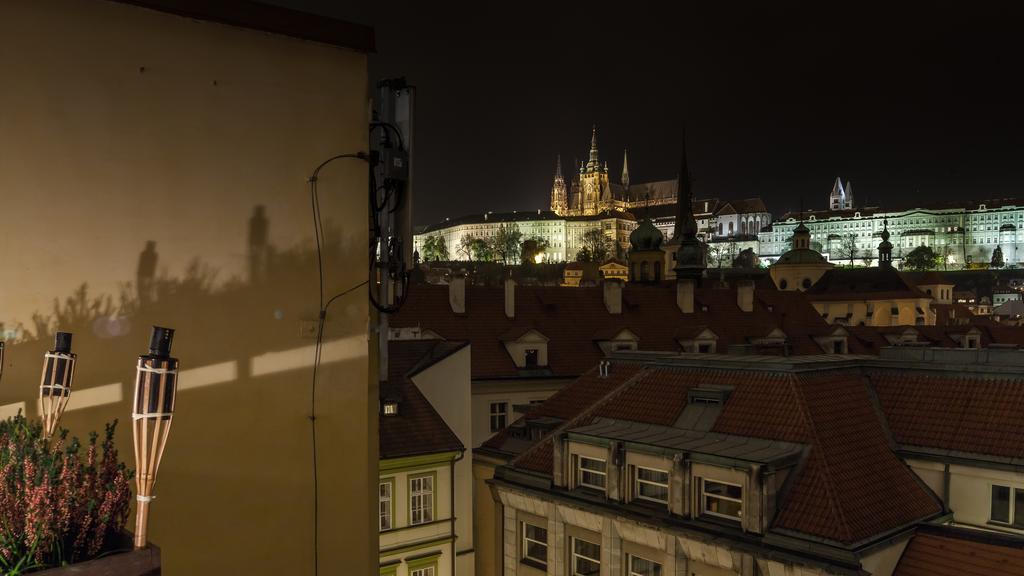 פראג Amazing Charles Bridge Apartment חדר תמונה