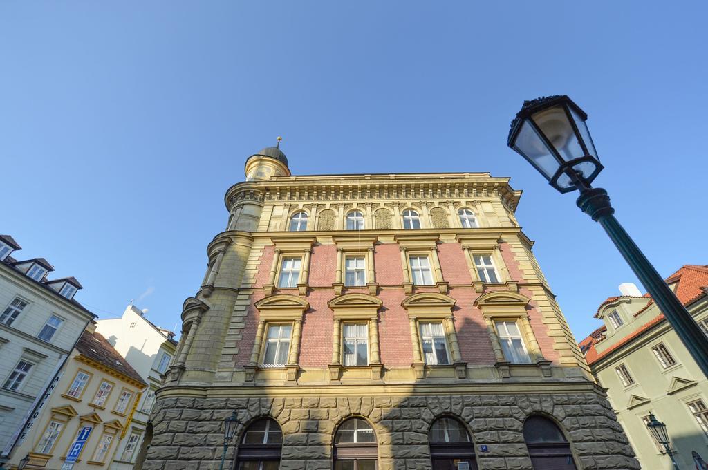 פראג Amazing Charles Bridge Apartment מראה חיצוני תמונה