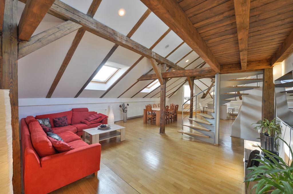 פראג Amazing Charles Bridge Apartment מראה חיצוני תמונה