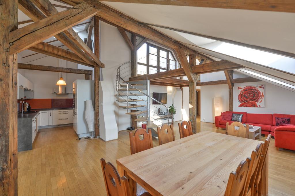 פראג Amazing Charles Bridge Apartment מראה חיצוני תמונה
