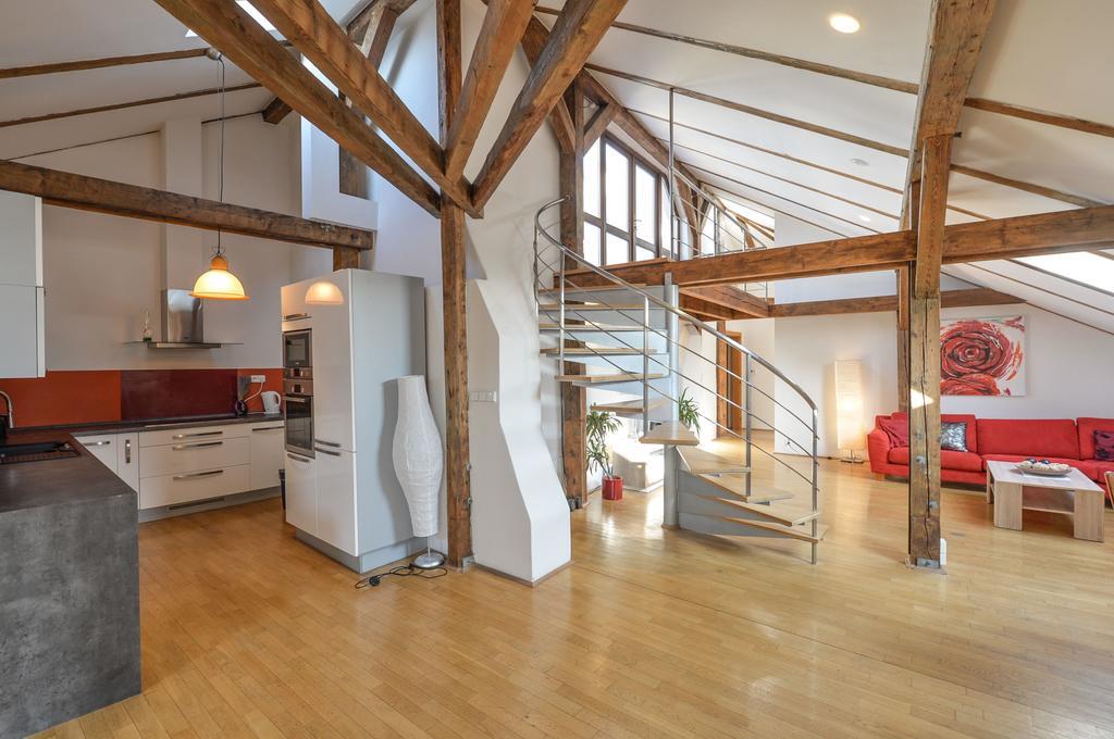 פראג Amazing Charles Bridge Apartment מראה חיצוני תמונה